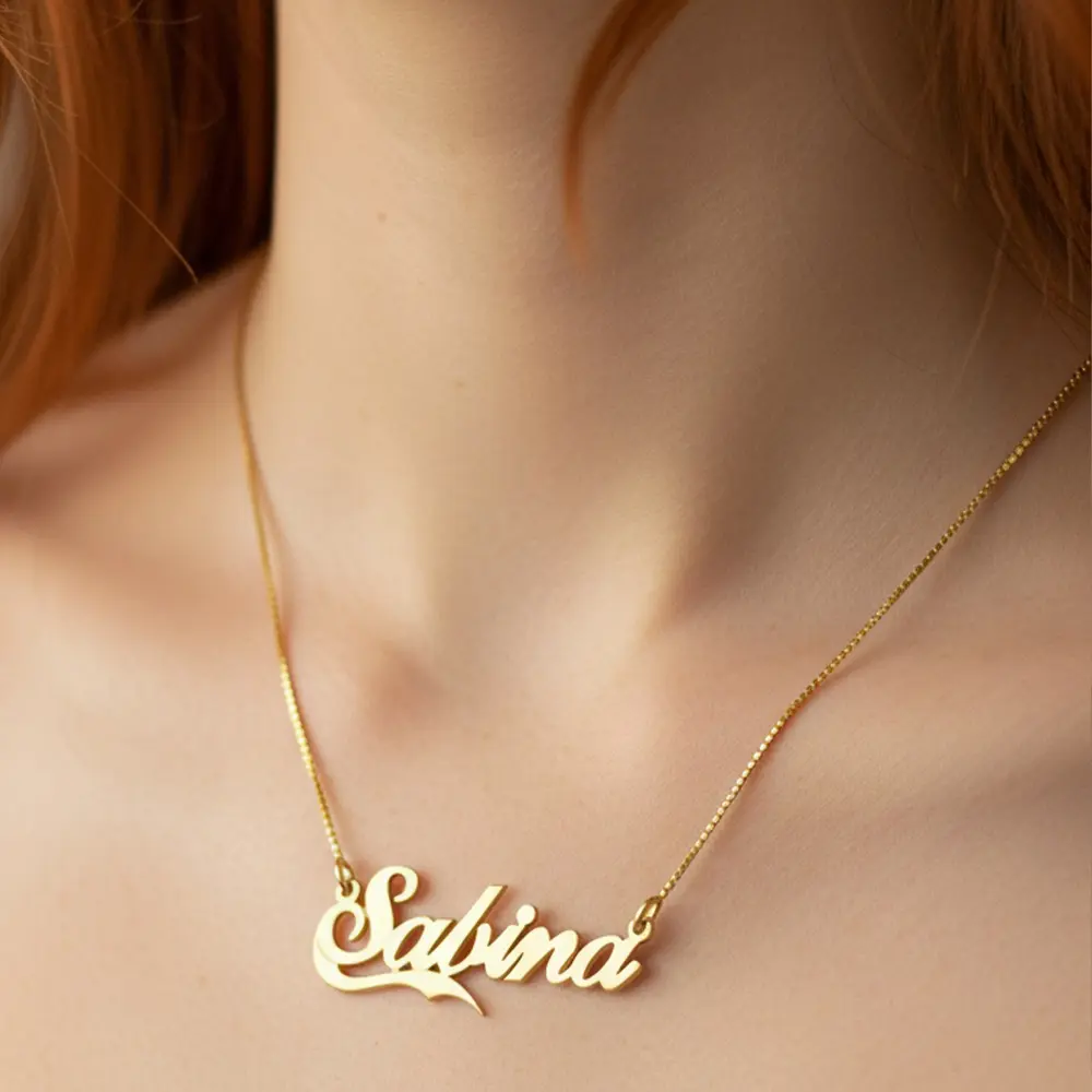 שרשרת שם עם עיטור