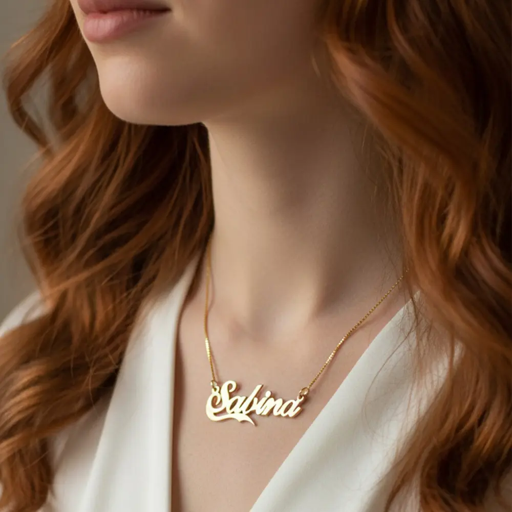 שרשרת שם עם עיטור