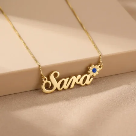 שרשרת שם עם פרח משובץ אבן לידה