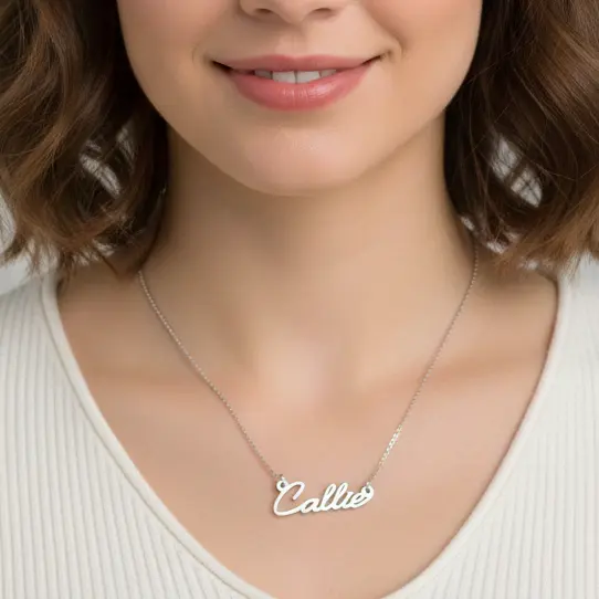 שרשרת שם עדינה לאשה