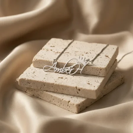 שרשרת שם עם כתר