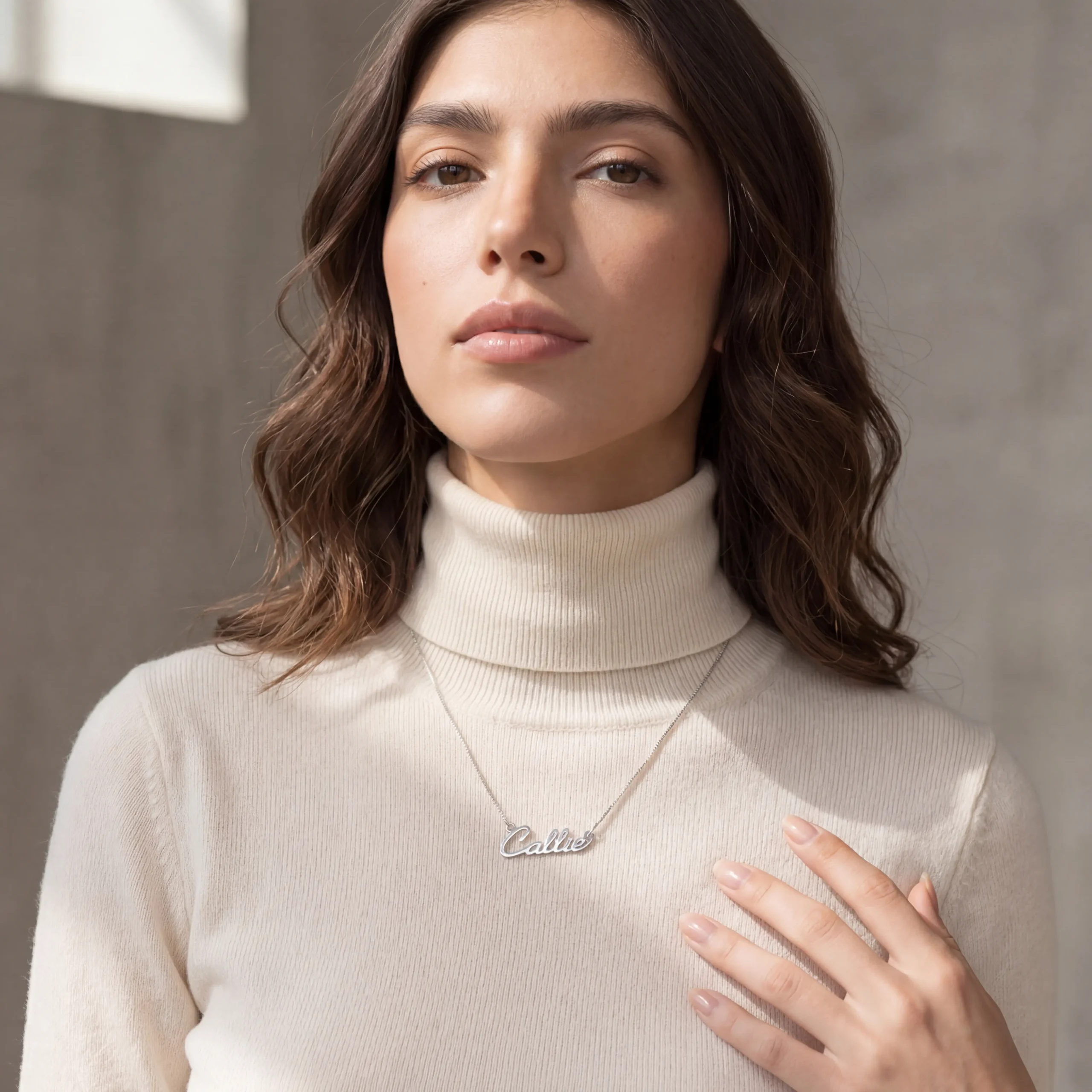 שרשרת שם עדינה