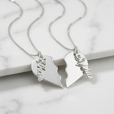 סט שרשראות 2 חצאי לב עם שם