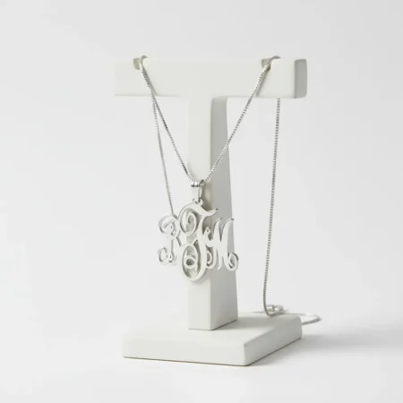 שרשרת מונוגרם קלאסית