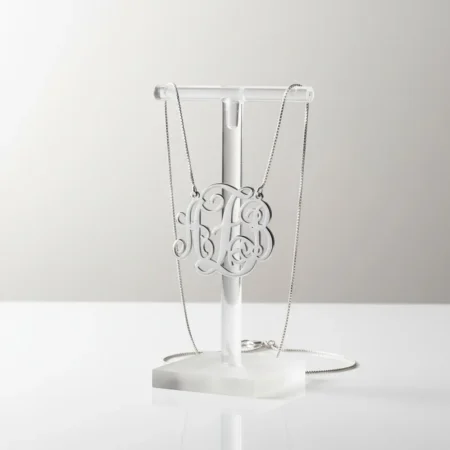 שרשרת מונוגרם מפוצלת