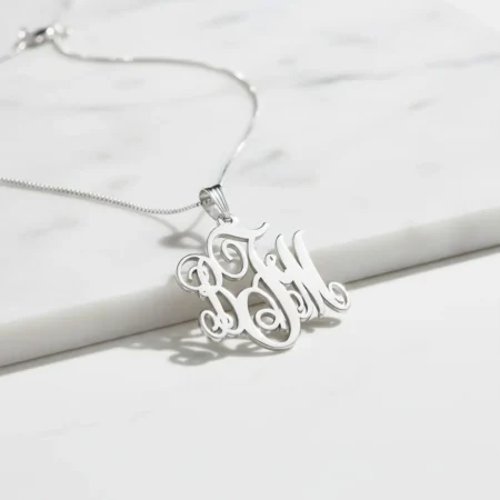 שרשרת מונוגרם קלאסית