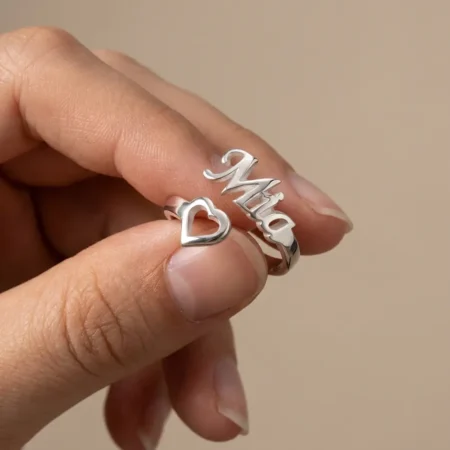 טבעת שם עם לב