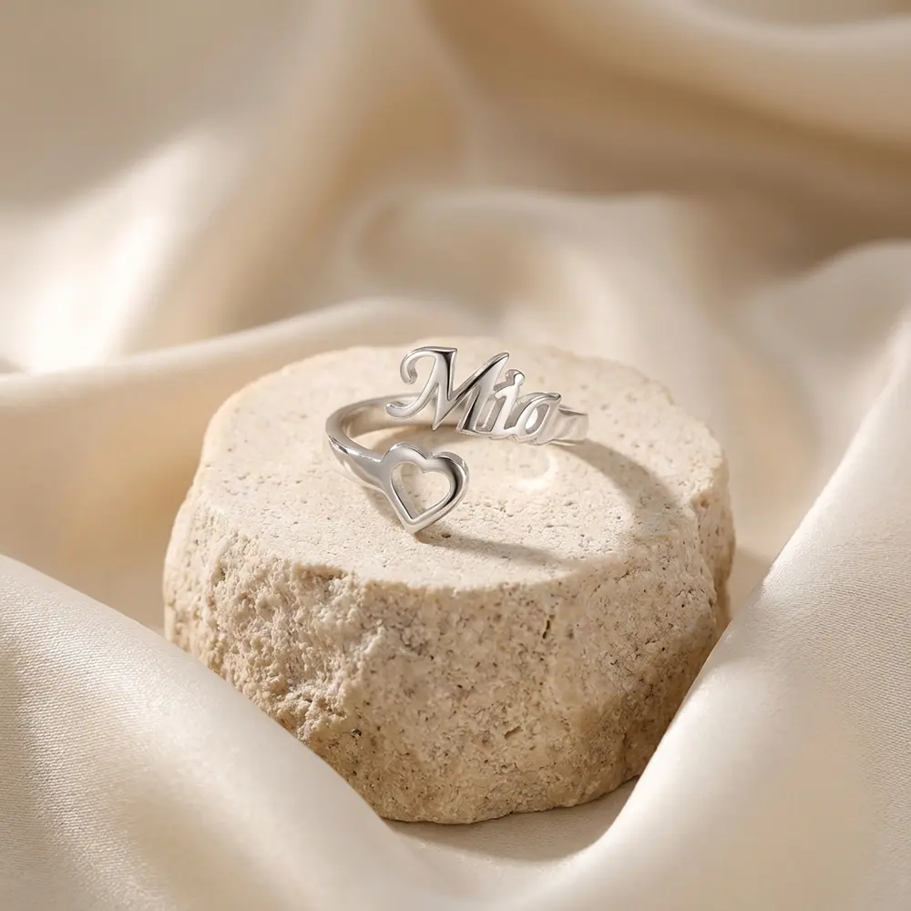 טבעת שם עם לב