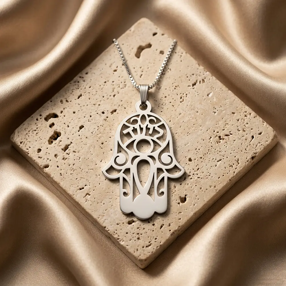 שרשרת חמסה עם שם בהתאמה אישית