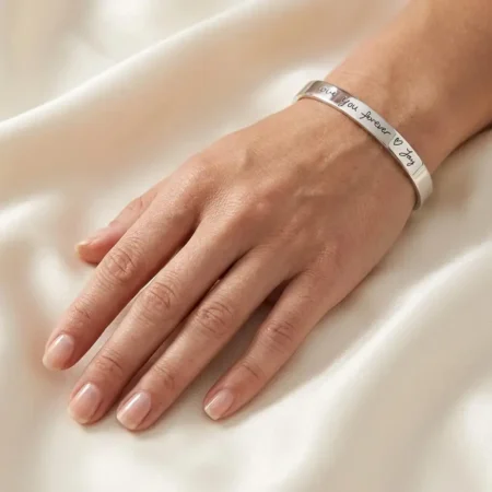 צמיד בנגל בהתאמה אישית עם כתב יד