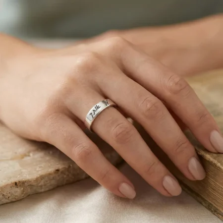 טבעת כסף דקה עם חריטה אישית