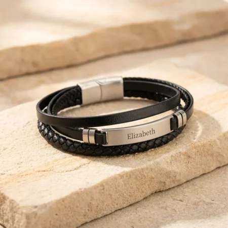 צמיד עור עם חריטה