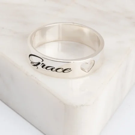 טבעת לב חלול וחריטת שם
