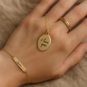 תכשיטי כתב יד יצירת אמנות אישית עם כל נגיעה