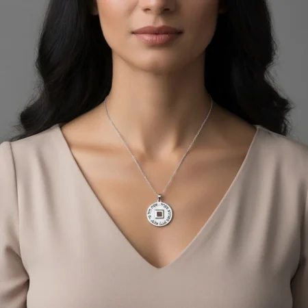 שרשרת תליון אשת חיל עם ננו תנך