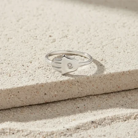 טבעת חמסה משובצת יהלום