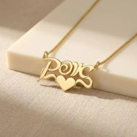 שרשרת שם כתב עם לב