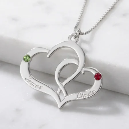 שרשרת לבבות מחוברים עם שמות ואבני לידה