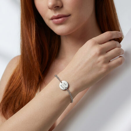 צמיד עגול עם חריטת שמות