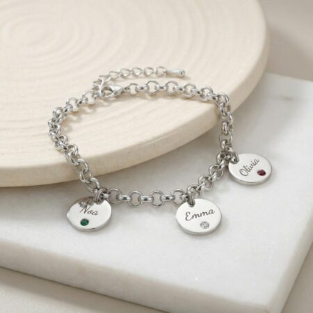 צמיד שמות לאישה עם תליונים