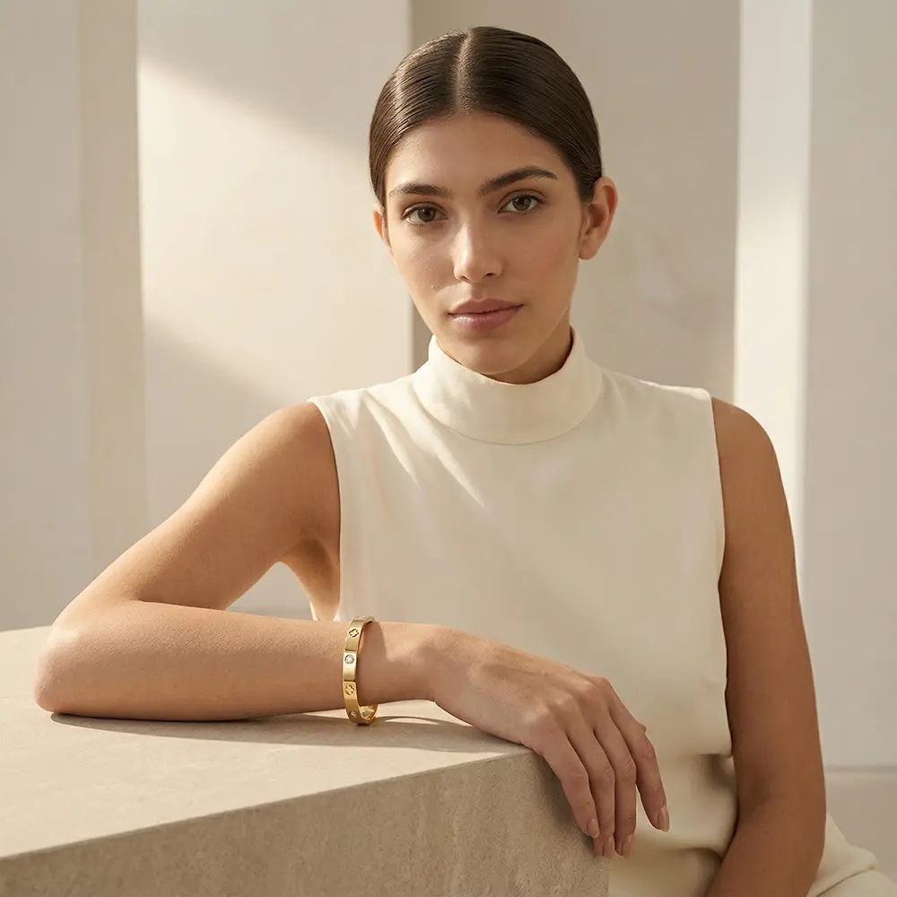 צמיד תלתן קשיח משובץ