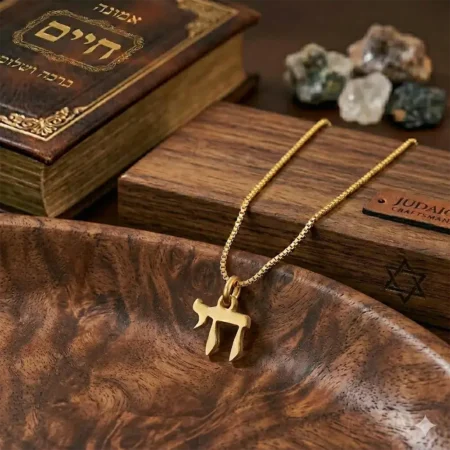 תליון חי קטן בעיצוב אלגנטי