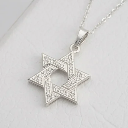 שרשרת מגן דוד יהלומים לאישה