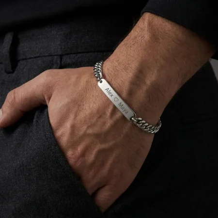 סט צמידים לגבר ולאישה עם חריטה