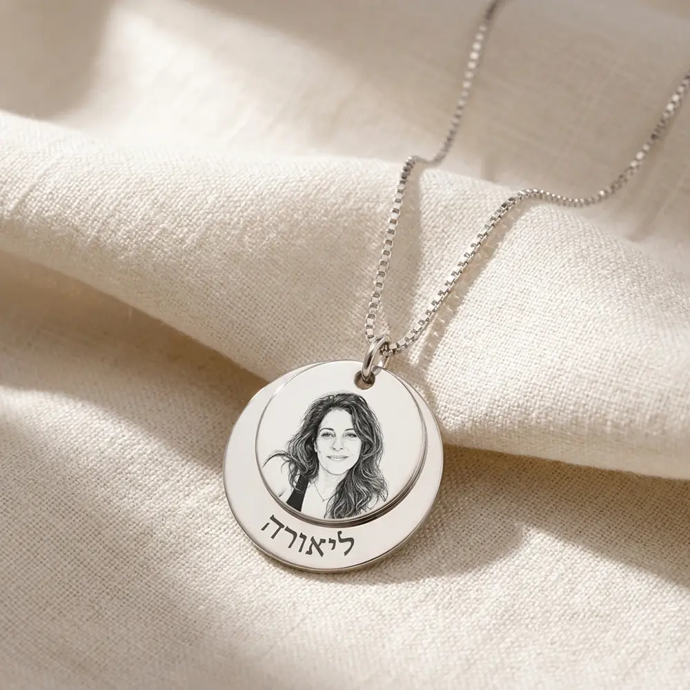 שרשרת עם חריטת תמונה אישית ושם